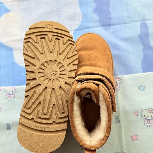 UGG Brovn Neumel Platforms - Picture 7 of 7